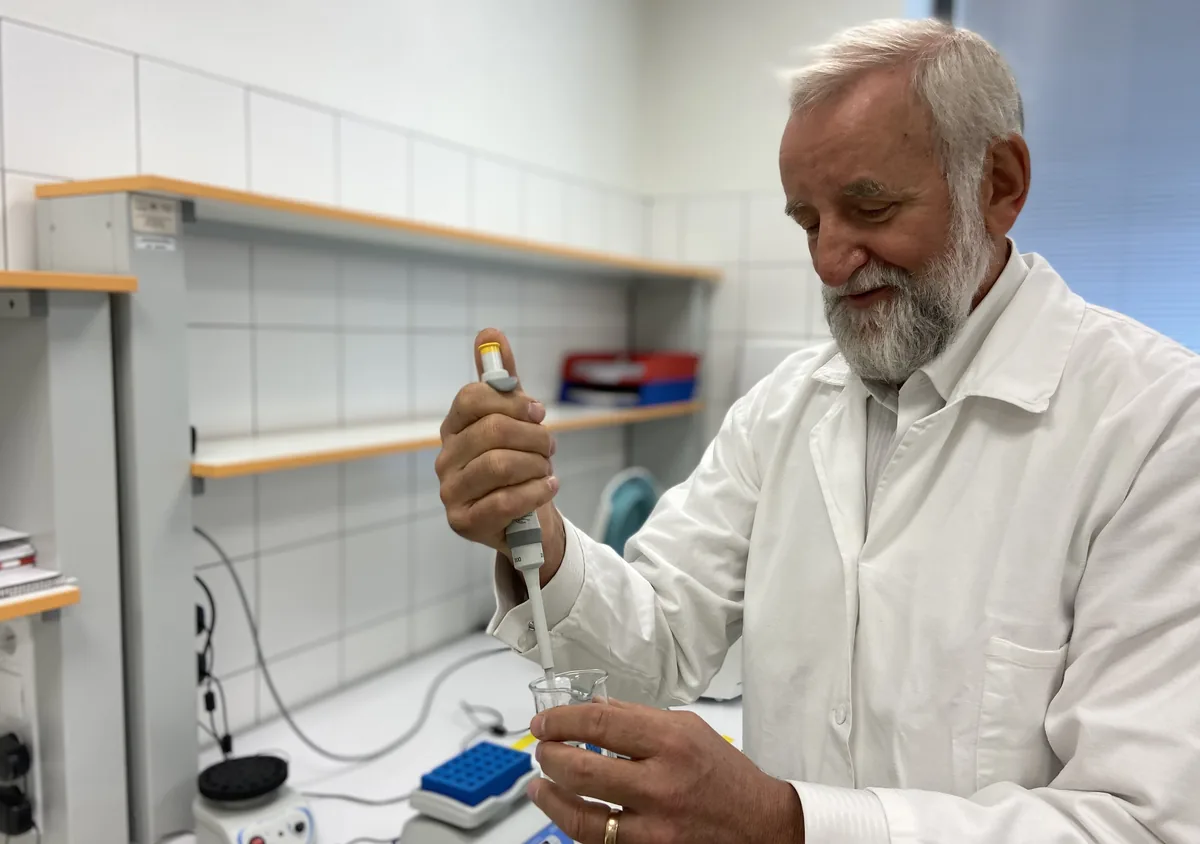 MVDr. Alojz Bomba, DrSc. at work in the laboratory
